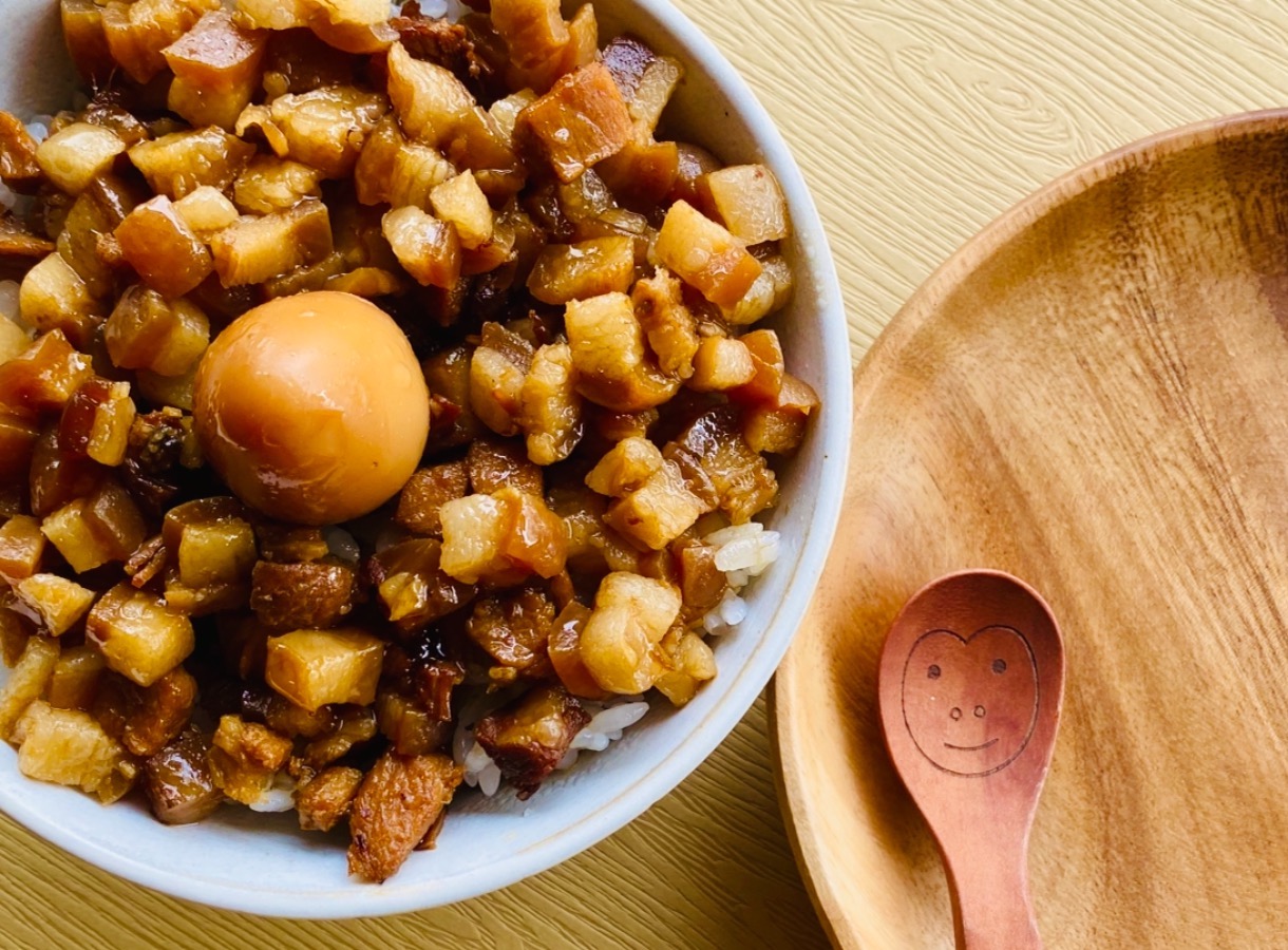 下課後的深夜邪餓滷肉飯