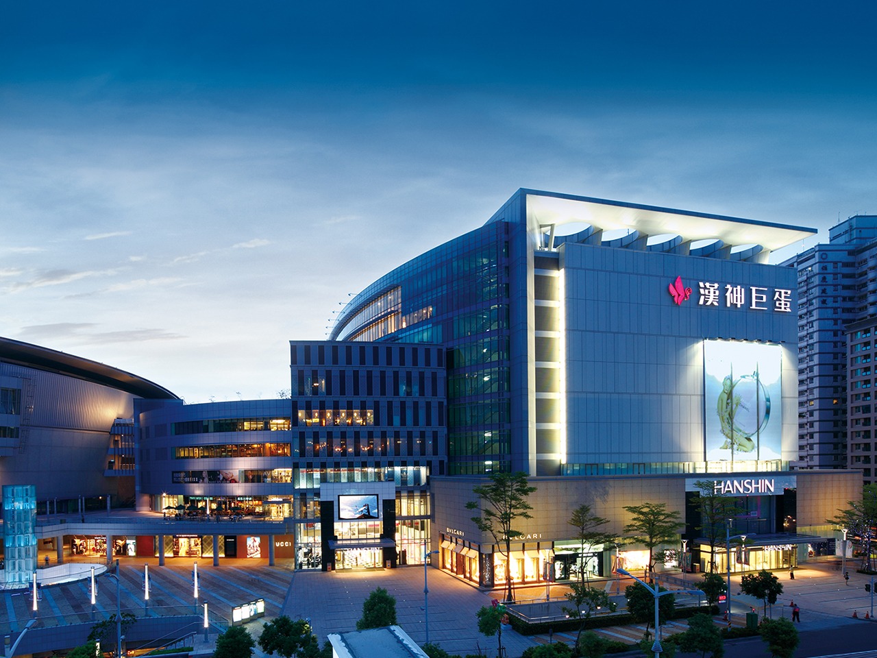 漢神巨蛋購物廣場 Hanshin Arena Shopping Plaza